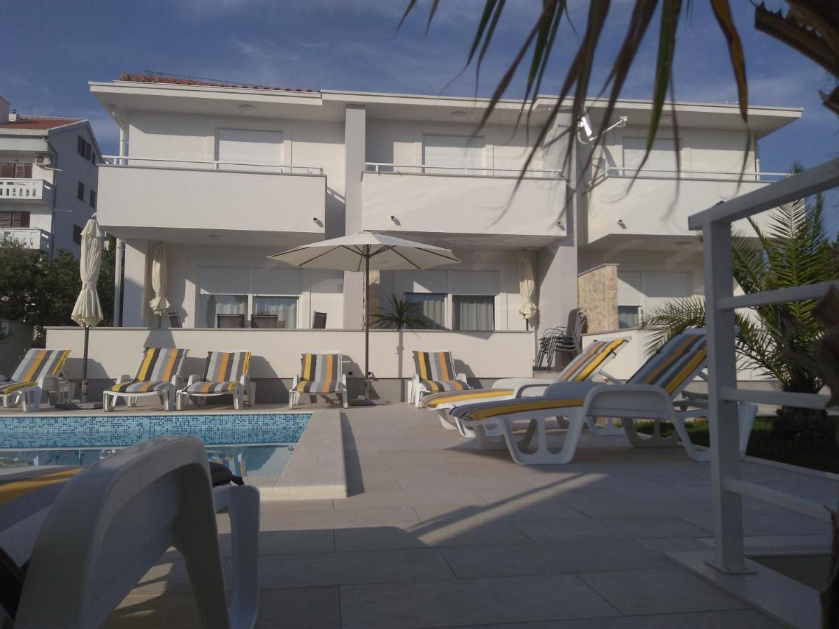 Luxury Apartments Cuba 1 Novalja Eksteriør bilde