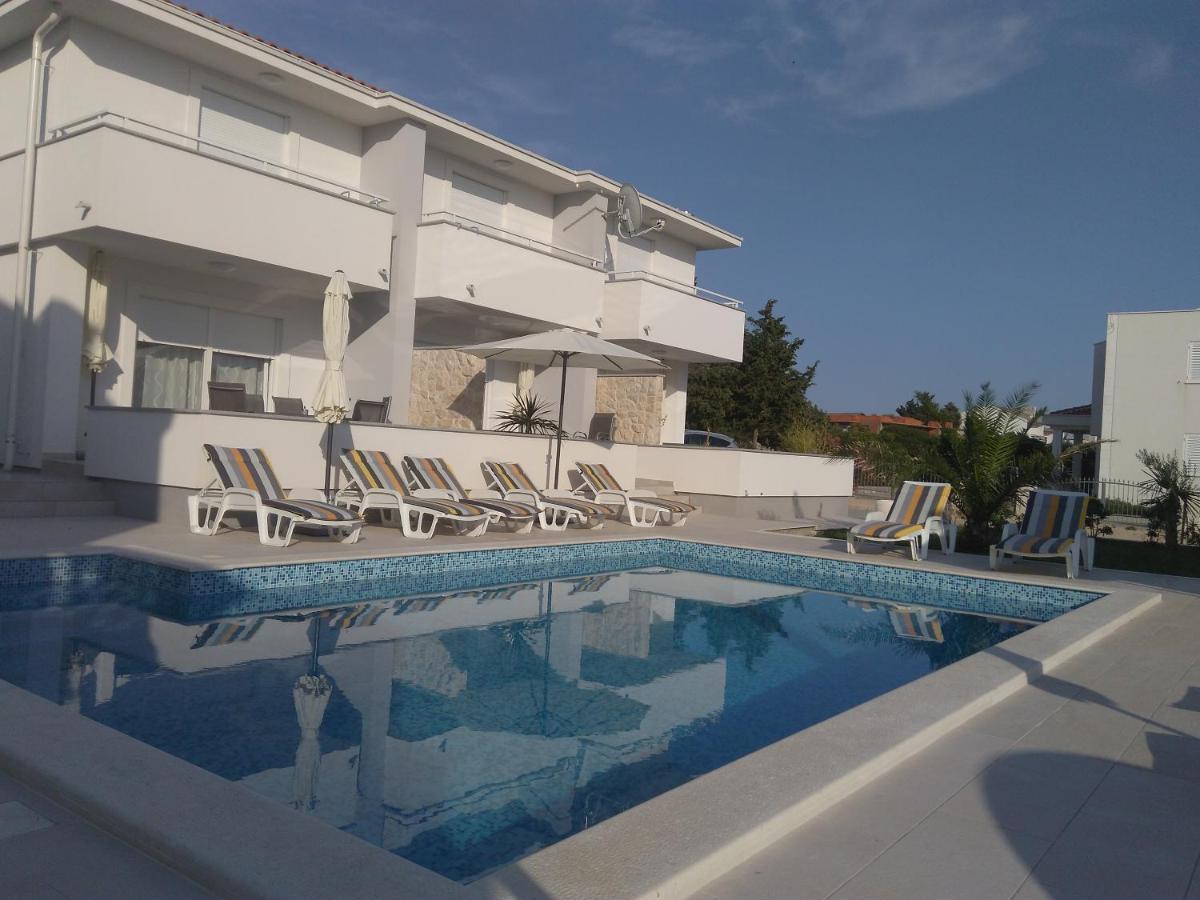 Luxury Apartments Cuba 1 Novalja Eksteriør bilde