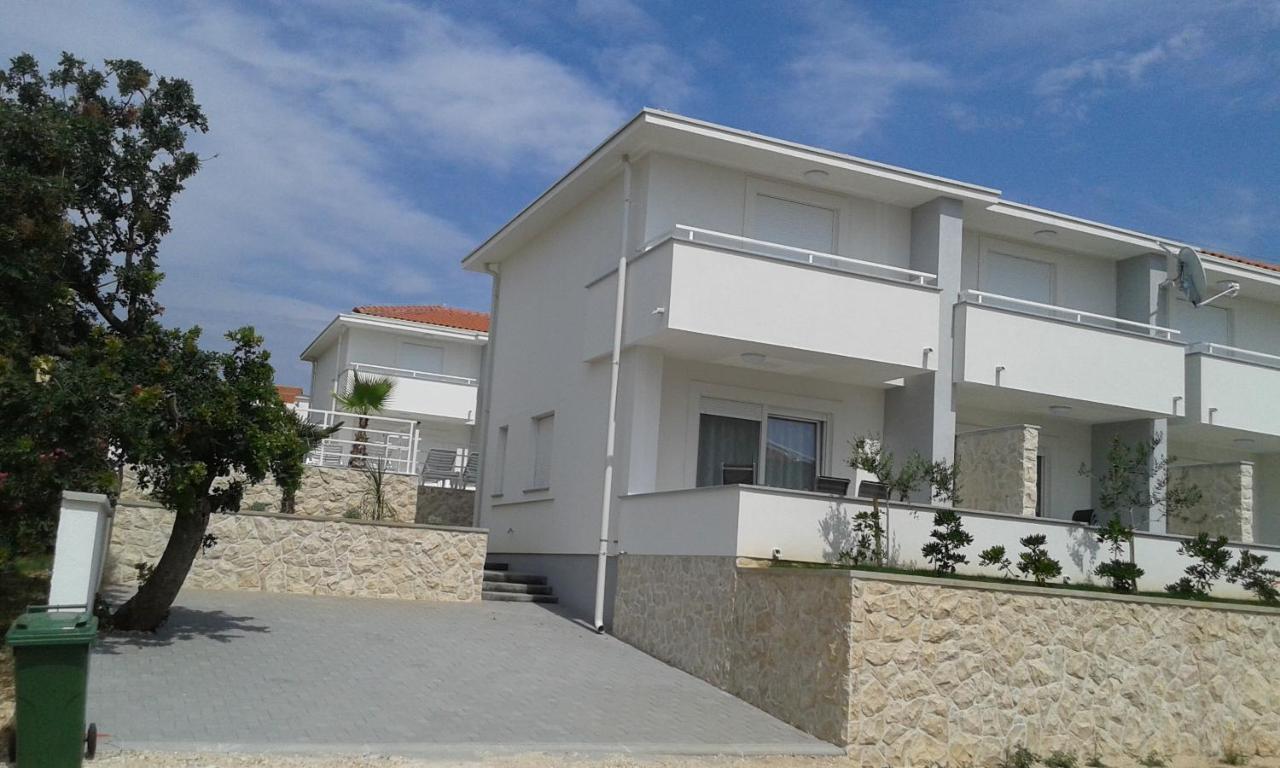 Luxury Apartments Cuba 1 Novalja Eksteriør bilde