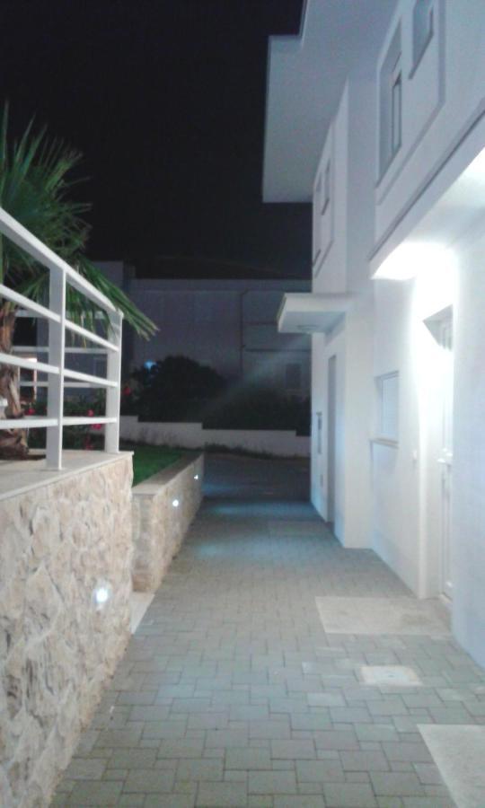 Luxury Apartments Cuba 1 Novalja Eksteriør bilde